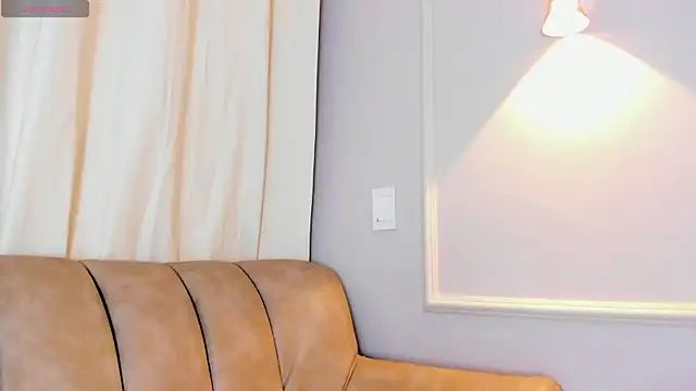 Snapshot of Lia_walton chatting on December 31, 12:04 pm Lia walton online show from December 31, 12:04 pm