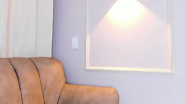 Snapshot of Lia_walton chatting on February 25, 12:03 pm Lia walton online show from February 25, 12:03 pm