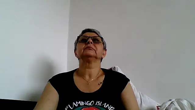 roseblak42 online show from May 31, 11:39 am