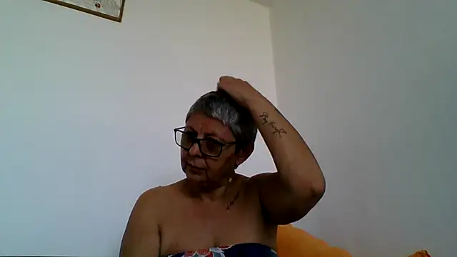 roseblak42 online show from July 25, 4:37 pm