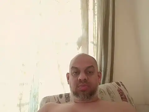 Snapshot of horsepower8283 chatting on March 4, 2:17 am horsepower8283 online show from March 4, 2:17 am