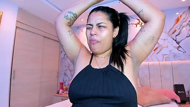 kiana cream online show from April 18, 11:58 am