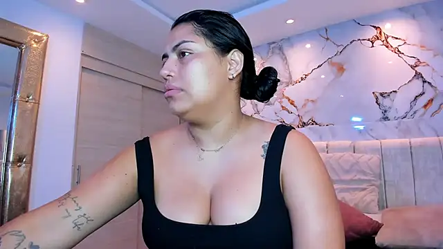 Snapshot of kiana_cream chatting on July 9, 12:20 pm kiana cream online show from July 9, 12:20 pm