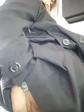 Snapshot of _Abril-Office1 chatting on February 19, 4:22 pm Abril-Office1 online show from February 19, 4:22 pm