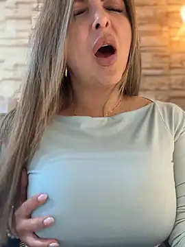 Snapshot of _Abril-Office1 chatting on January 12, 7:52 pm Abril-Office1 online show from January 12, 7:52 pm