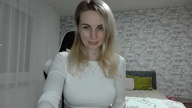Snapshot of AlissonBia chatting on June 6, 8:57 pm AlissonBia online show from June 6, 8:57 pm