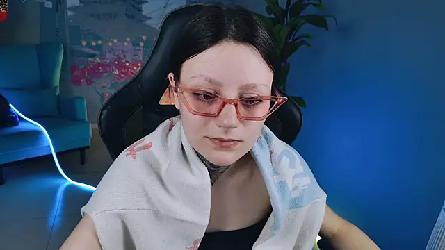 Snapshot of VeliraBraitberg chatting on December 5, 3:17 pm VeliraBraitberg online show from December 5, 3:17 pm