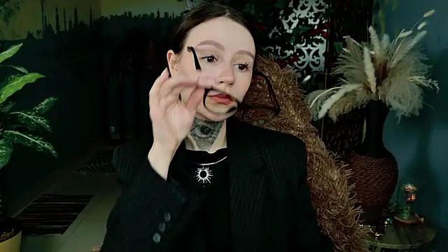 Snapshot of VeliraBraitberg chatting on March 4, 1:17 pm VeliraBraitberg online show from March 4, 1:17 pm