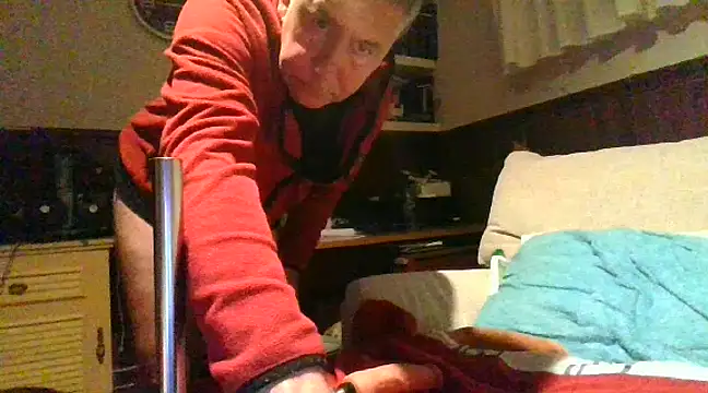 Snapshot of fransexdol chatting on February 6, 12:43 am fransexdol online show from February 6, 12:43 am