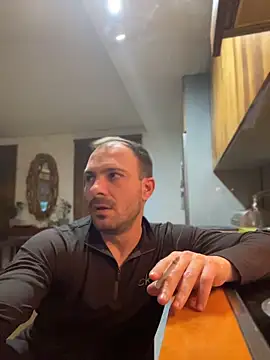 Snapshot of Adventurehotman chatting on April 8, 9:48 pm Adventurehotman online show from April 8, 9:48 pm