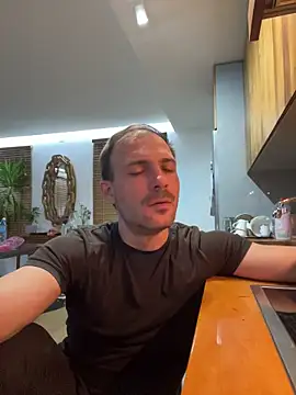 Snapshot of Adventurehotman chatting on May 6, 8:58 pm Adventurehotman online show from May 6, 8:58 pm