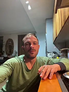 Snapshot of Adventurehotman chatting on May 14, 9:54 pm Adventurehotman online show from May 14, 9:54 pm