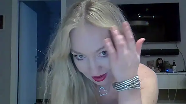 ZarinaSwift online show from January 13, 4:28 am