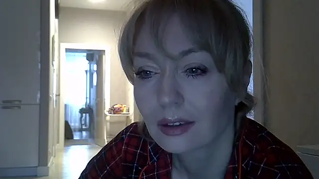 ZarinaSwift online show from March 19, 4:38 am