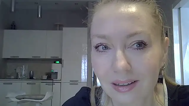 ZarinaSwift online show from March 26, 5:13 am