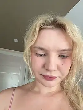 AmmyHot online show from April 11, 3:33 am