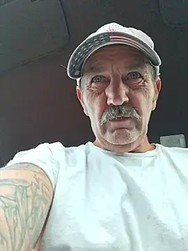 Snapshot of Hotbodyscottie chatting on May 10, 10:53 am Hotbodyscottie online show from May 10, 10:53 am