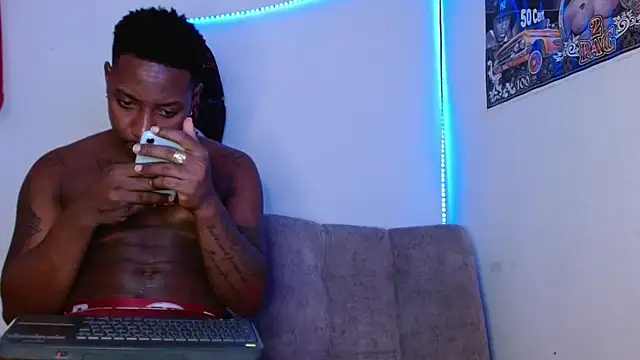 Snapshot of king__Black chatting on July 26, 9:43 pm king Black online show from July 26, 9:43 pm