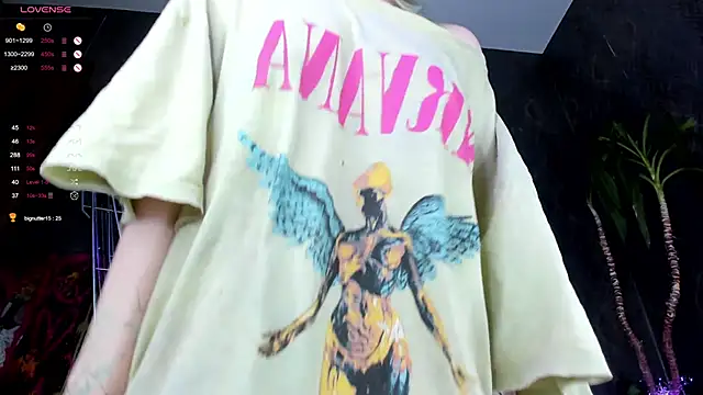 Snapshot of little_grinch666 chatting on January 22, 8:59 pm little grinch666 online show from January 22, 8:59 pm