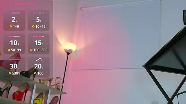 violettastrada online show from December 13, 8:26 pm