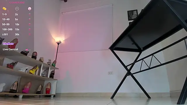 violettastrada online show from January 11, 7:49 pm