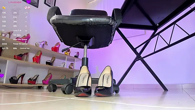 violettastrada online show from February 8, 11:13 pm