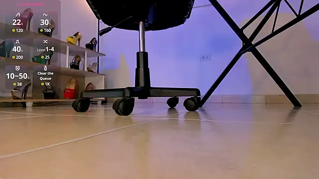 violettastrada online show from March 5, 8:21 pm