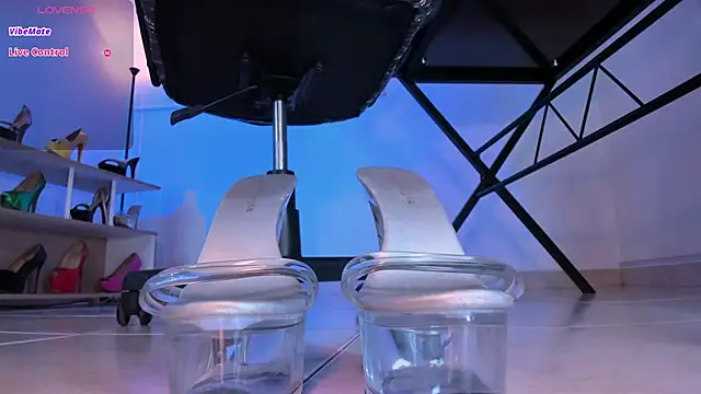 violettastrada online show from March 8, 9:40 pm