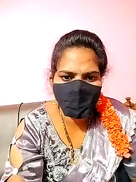 Snapshot of melina214 chatting on December 3, 4:36 am melina214 online show from December 3, 4:36 am