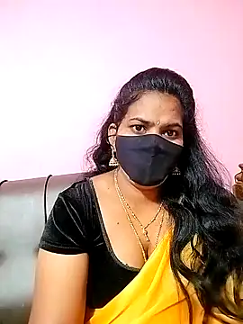 Snapshot of melina214 chatting on December 7, 4:36 pm melina214 online show from December 7, 4:36 pm