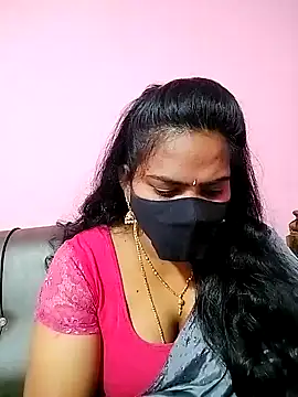 Snapshot of melina214 chatting on December 9, 3:29 am melina214 online show from December 9, 3:29 am