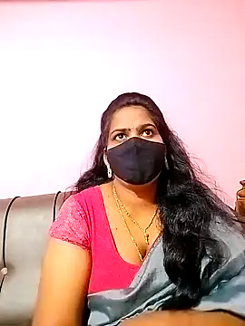 Snapshot of melina214 chatting on December 9, 5:08 pm melina214 online show from December 9, 5:08 pm