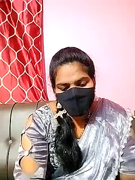 Snapshot of melina214 chatting on December 19, 6:23 pm melina214 online show from December 19, 6:23 pm