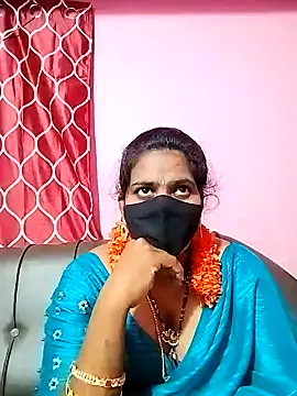 Snapshot of melina214 chatting on December 21, 6:12 pm melina214 online show from December 21, 6:12 pm