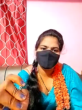 Snapshot of melina214 chatting on December 23, 3:29 am melina214 online show from December 23, 3:29 am