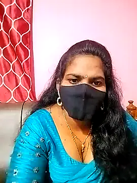 Snapshot of melina214 chatting on December 23, 4:39 pm melina214 online show from December 23, 4:39 pm