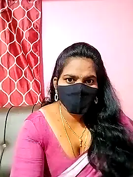 Snapshot of melina214 chatting on December 27, 4:43 pm melina214 online show from December 27, 4:43 pm