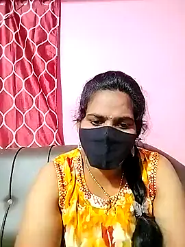 Snapshot of melina214 chatting on December 28, 6:29 pm melina214 online show from December 28, 6:29 pm