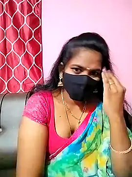 Snapshot of melina214 chatting on January 3, 3:16 am melina214 online show from January 3, 3:16 am