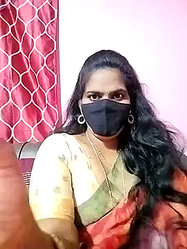 Snapshot of melina214 chatting on January 3, 4:48 pm melina214 online show from January 3, 4:48 pm