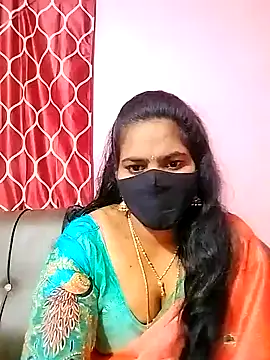 Snapshot of melina214 chatting on January 8, 3:40 am melina214 online show from January 8, 3:40 am