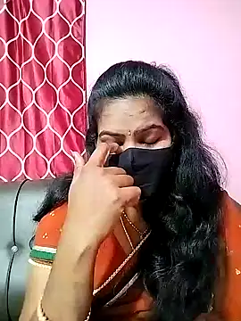 Snapshot of melina214 chatting on January 14, 3:43 am melina214 online show from January 14, 3:43 am