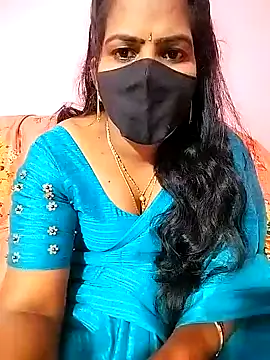 Snapshot of melina214 chatting on January 24, 4:39 pm melina214 online show from January 24, 4:39 pm