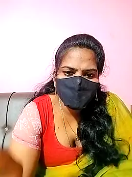 Snapshot of melina214 chatting on February 5, 5:09 pm melina214 online show from February 5, 5:09 pm