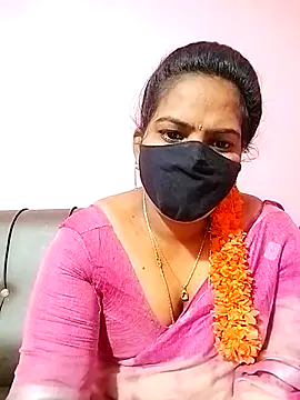 Snapshot of melina214 chatting on February 11, 3:29 am melina214 online show from February 11, 3:29 am