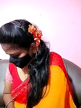 Snapshot of melina214 chatting on February 13, 2:45 am melina214 online show from February 13, 2:45 am