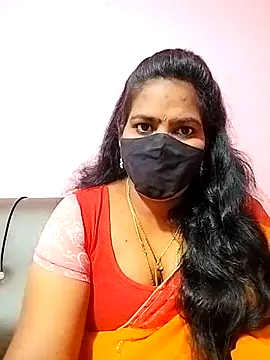 Snapshot of melina214 chatting on February 21, 4:48 pm melina214 online show from February 21, 4:48 pm