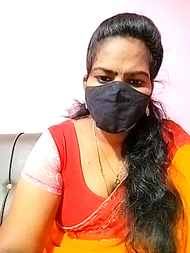 Snapshot of melina214 chatting on February 22, 2:50 am melina214 online show from February 22, 2:50 am