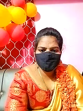 Snapshot of melina214 chatting on February 24, 4:47 pm melina214 online show from February 24, 4:47 pm