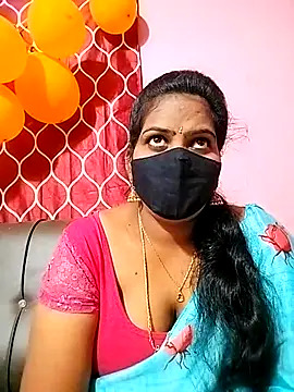 Snapshot of melina214 chatting on February 26, 4:56 pm melina214 online show from February 26, 4:56 pm